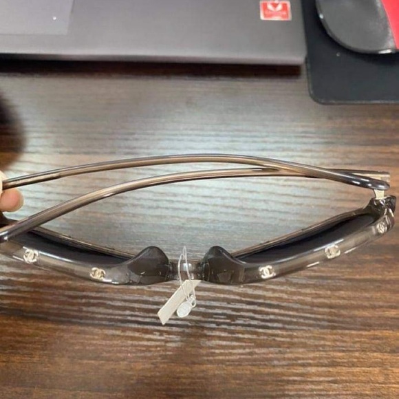 Chanel sunglasses - Picture 4 of 9